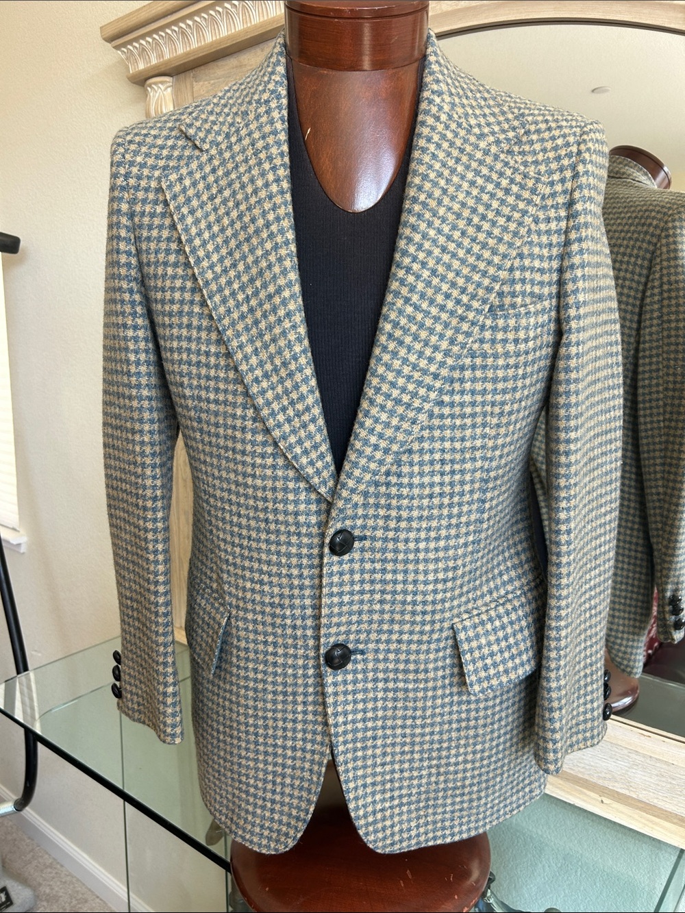 Tailored Houndstooth Sport Coat in Blue and Cream